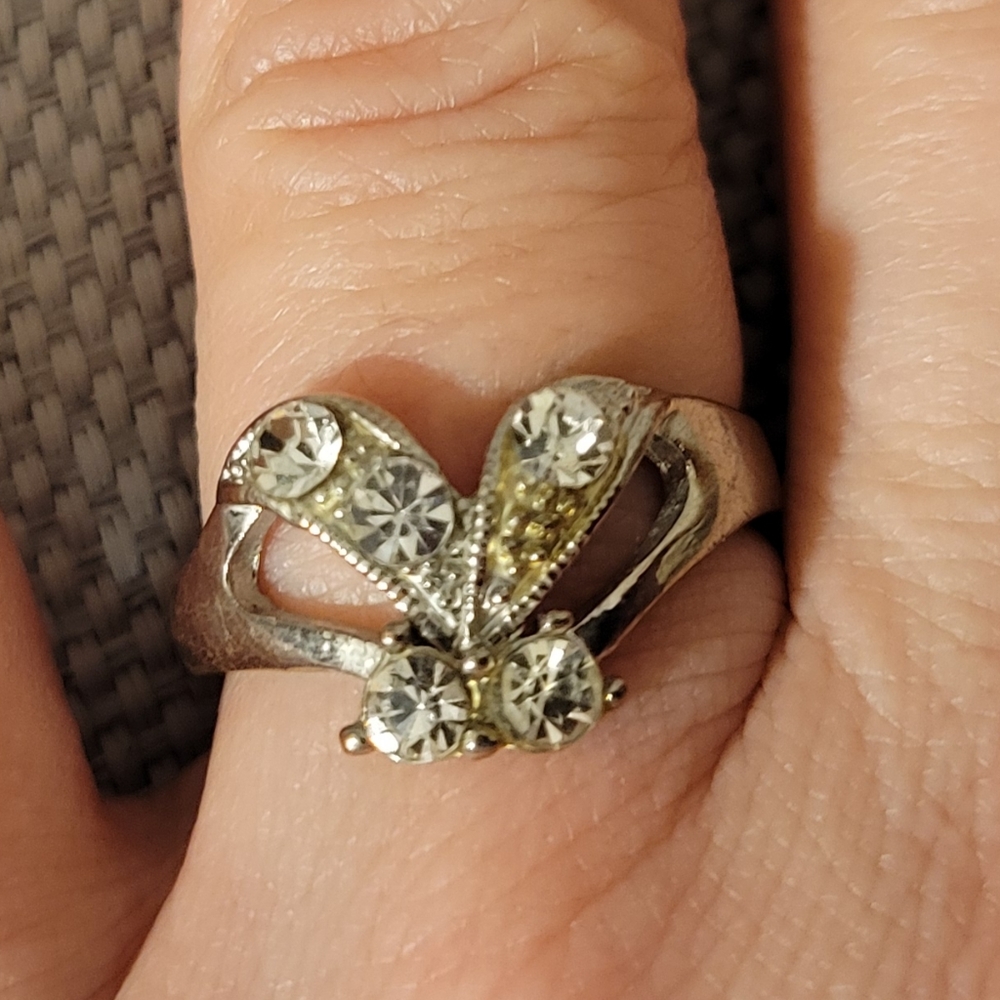 Ring - Picture 1 of 6